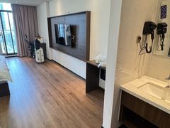 -元一商务电竞酒店(世纪城新会展中心地铁站店)