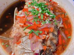 香煎鲫鱼-费大厨辣椒炒肉(万家丽一店)