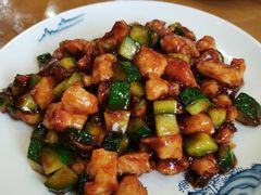 酱爆栗子鸡丁-东兴寒舍老北京炸酱面(三里河路店)