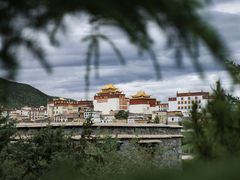 -噶丹松赞林寺