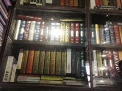 -钟书阁(松江泰晤士小镇店)