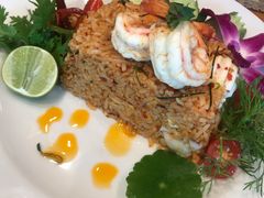 -Chom Cafe and Restaurant