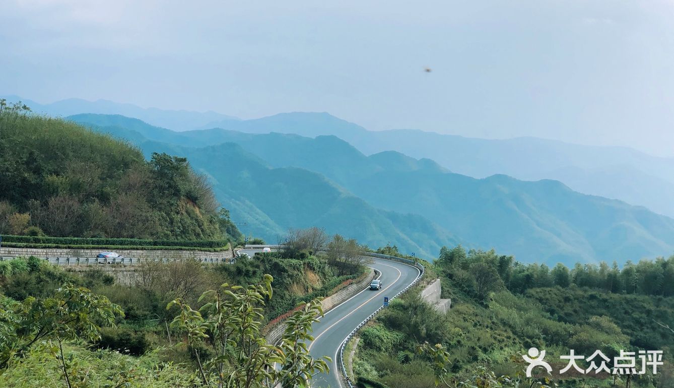 去年國慶節,打卡浙江最美盤山公路— 四明山盤山公路