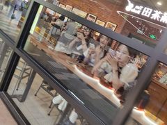 -星巴克(上海虹桥新天地二店)