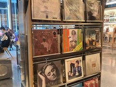 -黑胶星球(华发中城商都店)