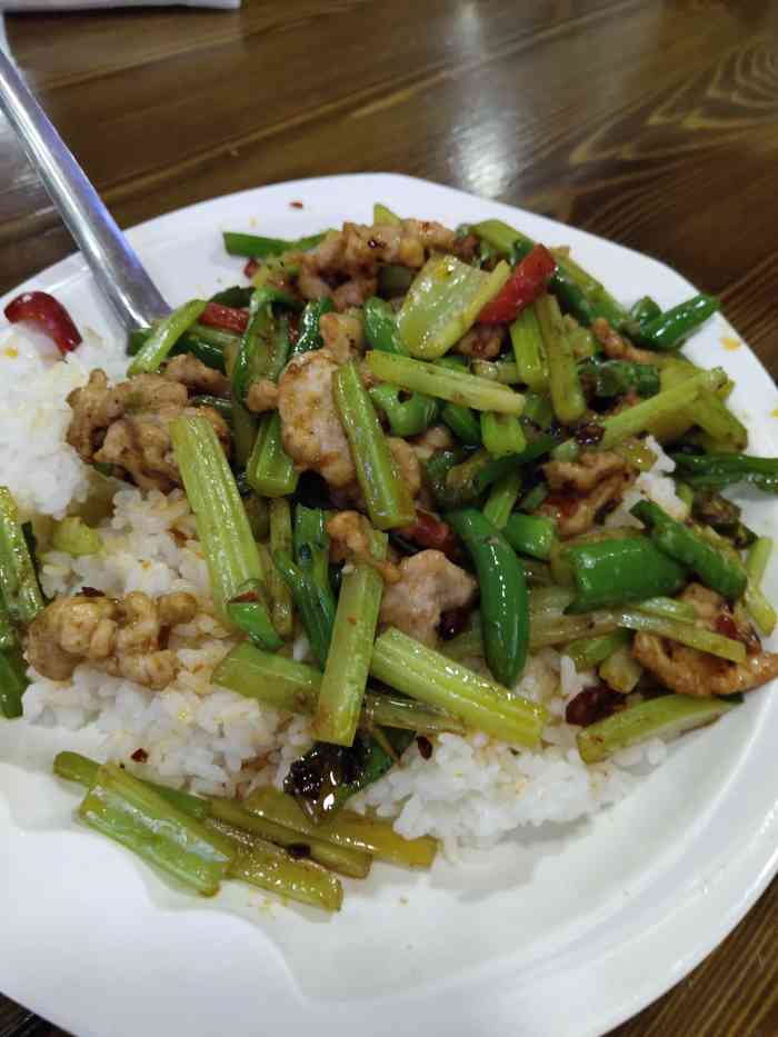 渝香菜馆-"以前经常在这里吃盖饭,味道都还可以接受."-大众点评移动版