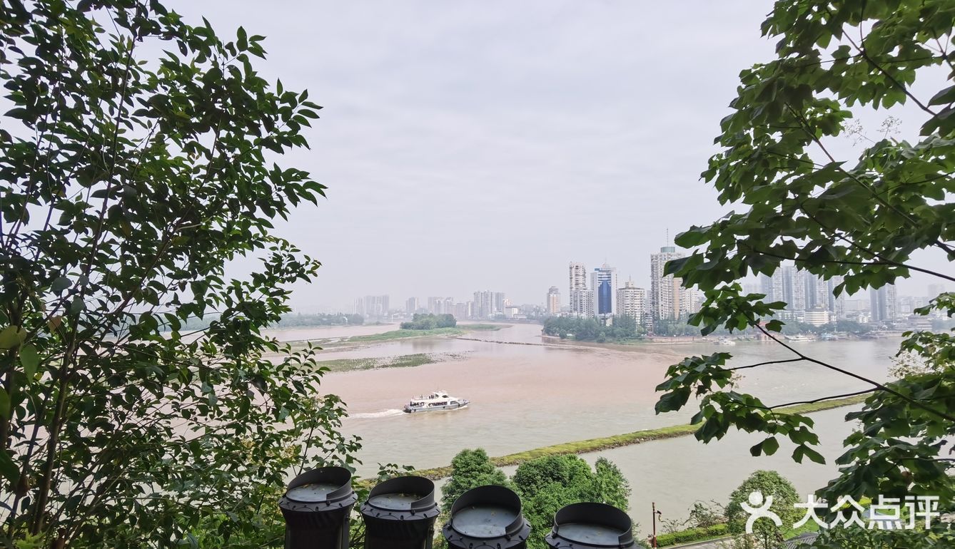 风景还是挺不错的，里面主要就是爬阶梯，因为时间原因