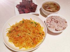 -悦芽照护月嫂+育儿嫂(杭州店)