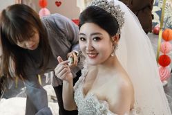 -拉瑞娜LaReine婚纱礼服高级定制
