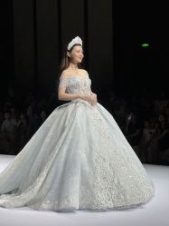 -Renee芮亦婚纱(原丽莎)