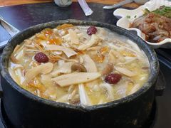 -南渝食府.墨脱石锅松茸鸡