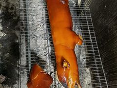 -黄记四更烤乳猪店