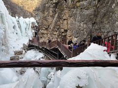 -大平台龙居瀑布旅游区