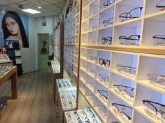 -天空之镜眼镜店蔡司依视路配镜授权零售店(望京颐堤港店)