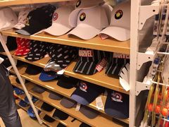 -名创优品(北京新中关购物中心地铁层店)