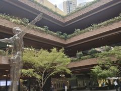 -瑞虹新天地月亮湾
