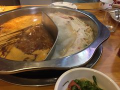 -何氏串串香火锅(翠亨店)