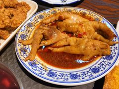 -爆炸头阿姨小四川正宗川味小吃(无任何分店)
