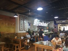 大堂-陇上全荟兰州传统牛肉面(延吉路店)