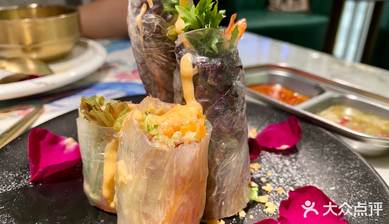 这回补了上回没吃上的芒果饭和春卷儿