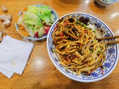 老北京炸酱面-门框胡同百年卤煮(新街口店)