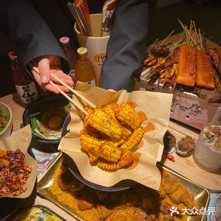 南京首店大肆撸串🔥烤串、酸奶酒可都太绝了‼️