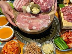 -唯成•韩国炭火烤肉 유성고기