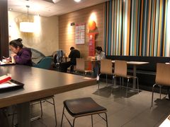 大堂-麦当劳(禄口机场T2航站楼)