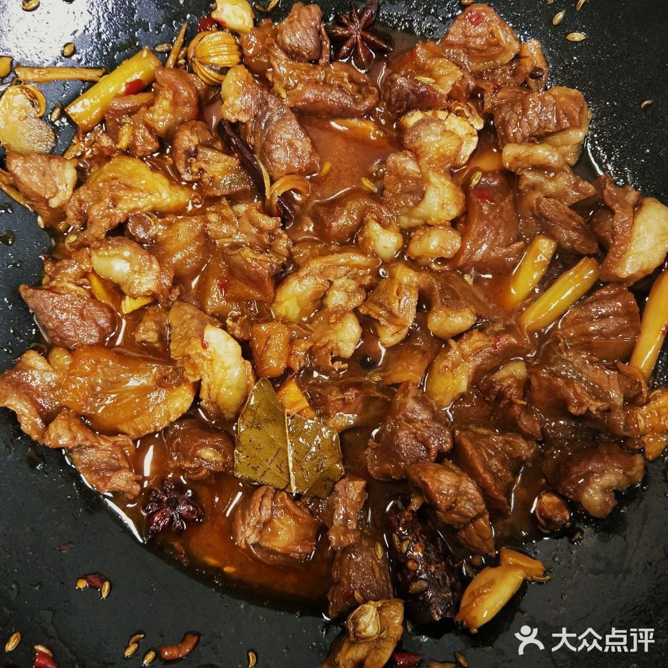 板栗烧牛肉烹饪时加上啤酒味道不摆了
