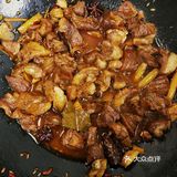 板栗烧牛肉烹饪时加上啤酒味道不摆了