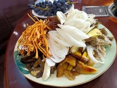 -菌之家·专业纯野生菌火锅·特色炒菌