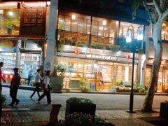 -猫的天空之城概念书店(杭州南宋御街店)