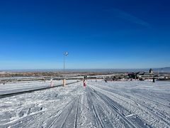 -丝绸之路山地度假区滑雪场