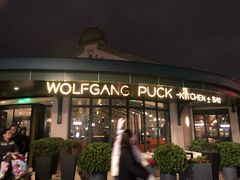 -WOLFGANG PUCK KITCHEN & BAR(迪士尼小镇店)