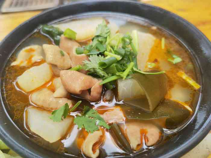 雍记南部肥肠干饭(长兴街店)-"位置在中环路交大路段锦西花园(北区)