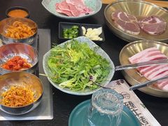 -臻牛烤肉