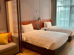 -广州花都融创文旅城希尔顿惠庭酒店