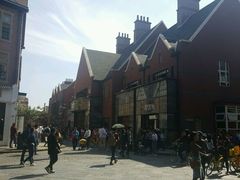 -钟书阁(松江泰晤士小镇店)