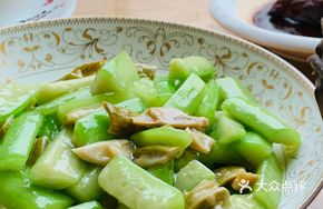 Bamboo Shoots and Loofah Stir-fry