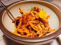 敲糖棒棒鸡-辛香汇·现炒川菜(淮海路百盛店)
