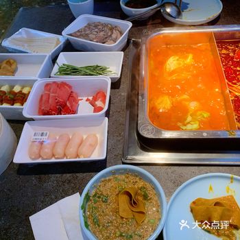 被奶茶吸引过来的，没点奶茶，我点了一杯啤酒奶盖