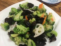 -溢心园香河肉饼总店