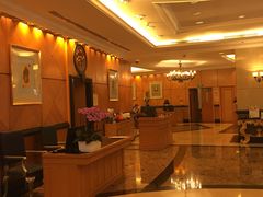 -深圳富苑皇冠假日套房酒店