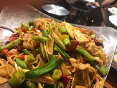 -东口码头·烧鸽子·鱼头泡饼·地方菜(金鹰悦城店)