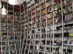 -钟书阁(松江泰晤士小镇店)