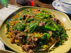 湿炒牛河-胡须佬鸡煲四季火锅(海雅缤纷城店)