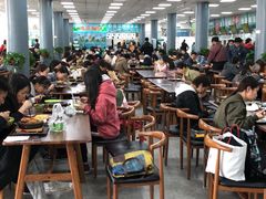 大堂-财经大学学生公寓食堂