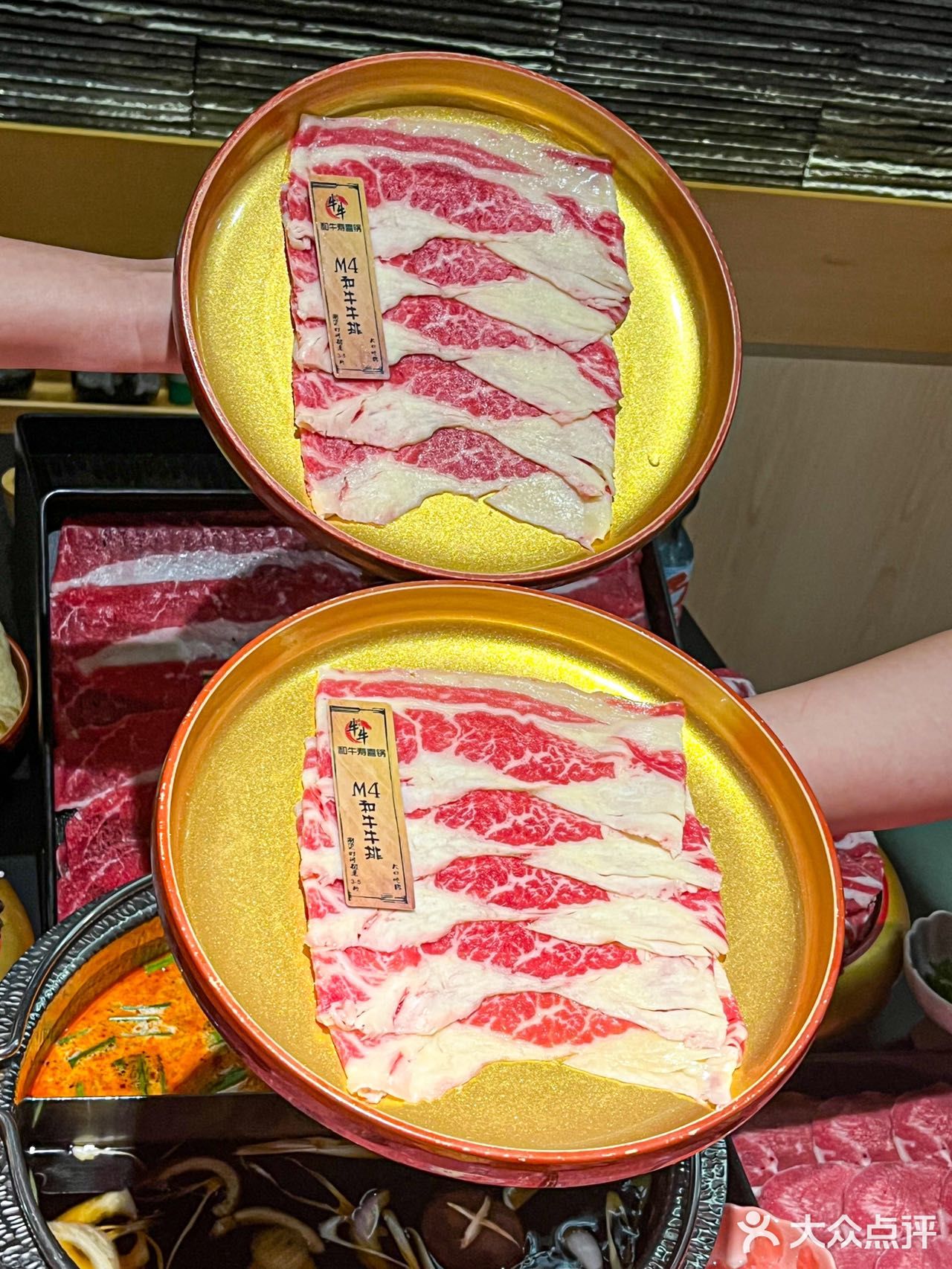 几十盘和牛直接往嘴里旋，太快乐了！