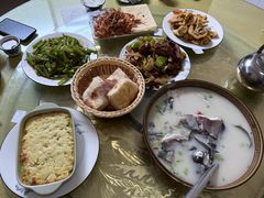 -美顺香食府鱼头老店(雪野湖店)