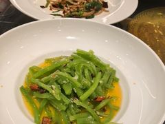 -阿瓦山寨·湘菜现炒·剁椒鱼头王(咸阳总店)